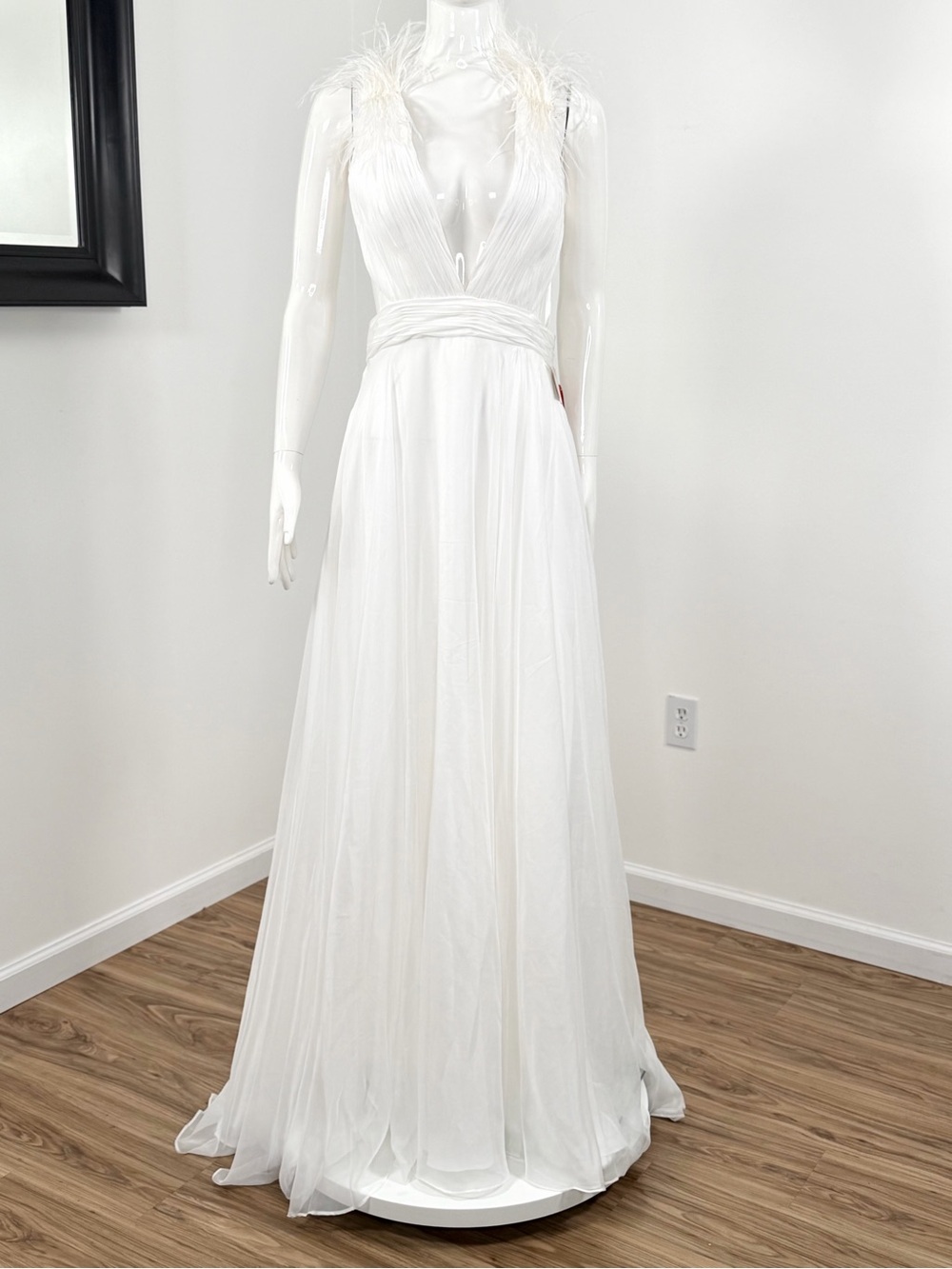 Mac Duggal 68113 White Plunge Neck Ostrich Feather A-Line Chiffon Gown Size 6 - Picture 6 of 12